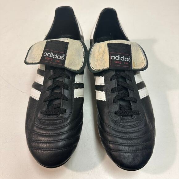 Athletic_Shoes